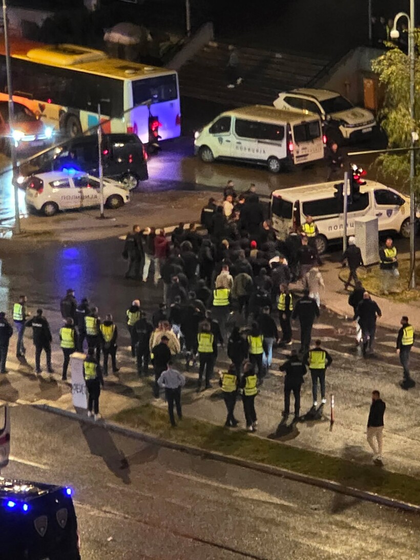 Përleshje mes tifozëve të Rabotniçkit dhe MZT Shkupit para ndeshjes, ka të lënduar