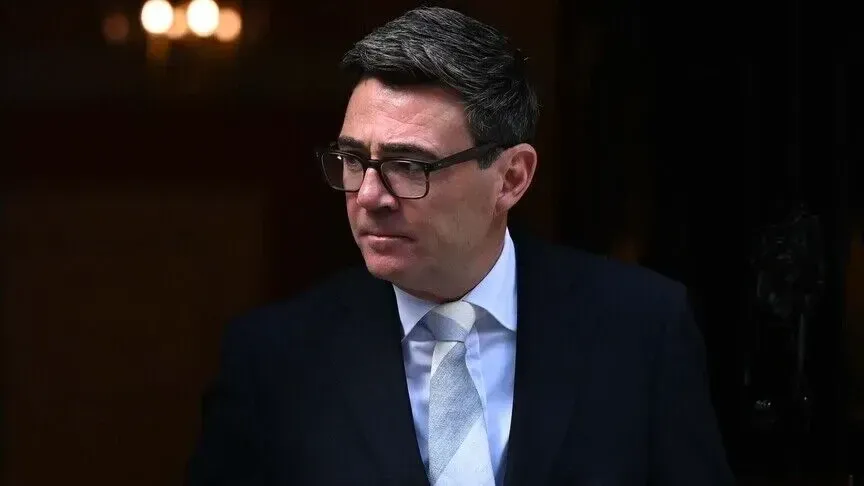 Kryeministri britanik Burnham: Rusia ndërhyri në referendumin e Brexit-it në vitin 2016