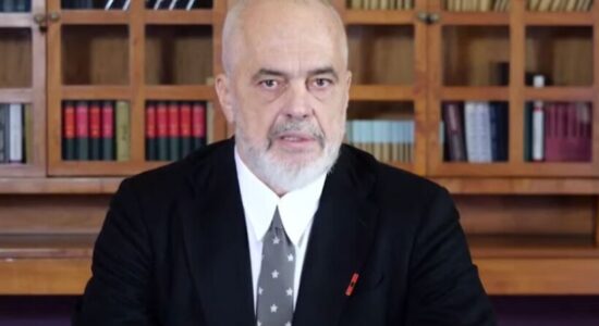 Rama: Gjobë deri në 500 mijë lekë kush qëndron në tubim, për të miturit mbi 14 vjeç paguajnë prindërit
