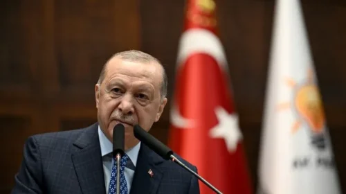 Erdogan: Turqia vazhdon përpjekjet për t’i hapur rrugë paqes në rajone të ndryshme