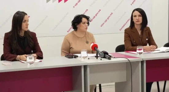 (VIDEO) 4 vjeçari është milioneri më i ri, ndërsa 97 vjeçari milioneri më i moshuar