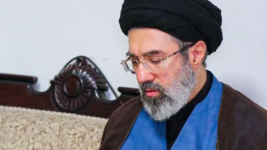 Lideri suprem Khamenei: Irani do të vendosë se kur përfundon konflikti nëse “armiqtë rifillojnë sulmet”