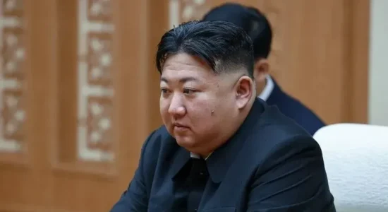 Udhëheqësi i Koresë së Veriut, Kim, viziton Kinën përmes urës së re kufitare