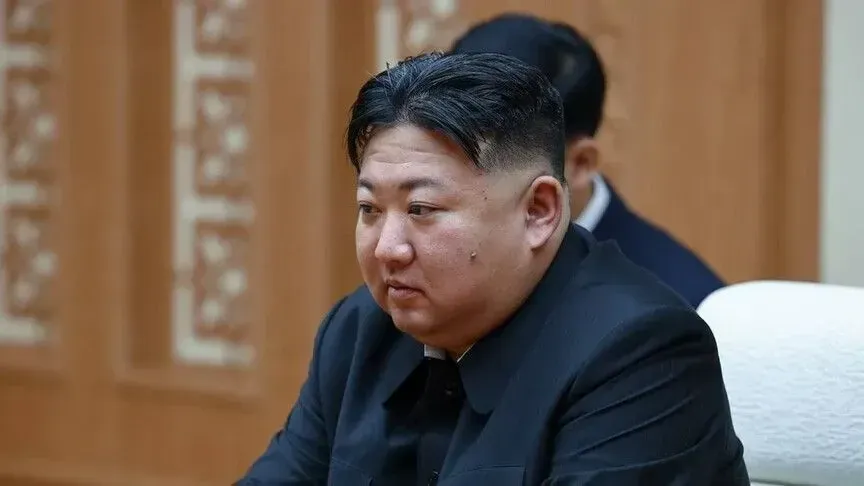 Udhëheqësi i Koresë së Veriut, Kim, viziton Kinën përmes urës së re kufitare