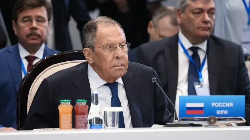 Lavrov: Rusia po monitoron përgatitjet e NATO-s për luftë dhe mbetet vigjilente