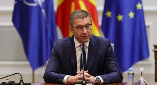 Mickoski uron bartësin e Listës Studentore në Serbi për rezultatin zgjedhor
