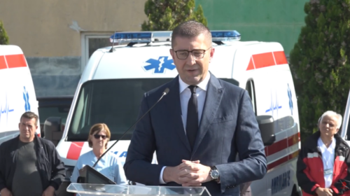(VIDEO) Mickoski: Nëse nuk kemi familje me shumë fëmijë, e ardhmja ekonomike në rrezik