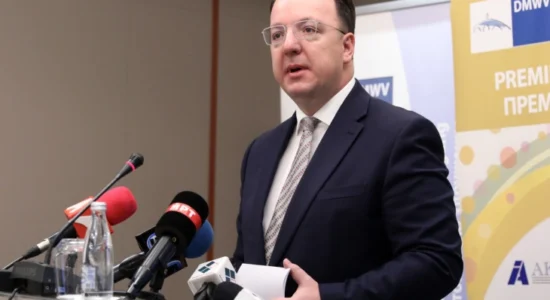 Nikolloski para kompanive gjermane në vend paraqiti problemet e transportuesve, kërkoi të lobojnë tek autoritetet e tyre