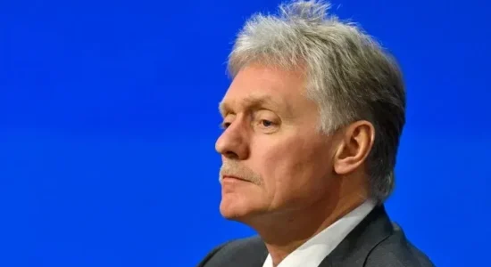 Peskov konfirmon se SHBA-ja vazhdon përpjekjet për paqe, thotë se Moska i vlerëson ato