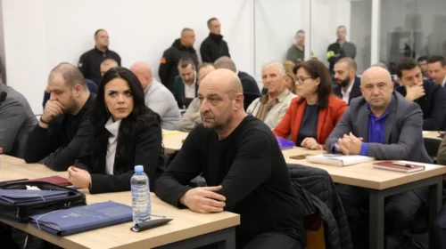 Eksperti i mbrojtjes në gjykimin për “Puls”: Në objektin kishte tre hyrje dhe dalje, por jo për evakuim