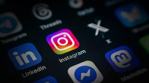 Meta përballet me padi nga 100 media franceze, kërkohet kompensim për dëmet