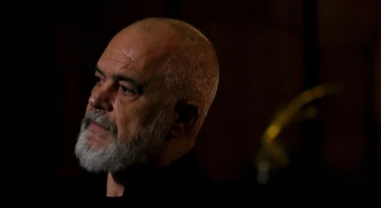 Rama për median greke: Nuk jap dorëheqjen-qeveritë s’rrëzohen me molotovë