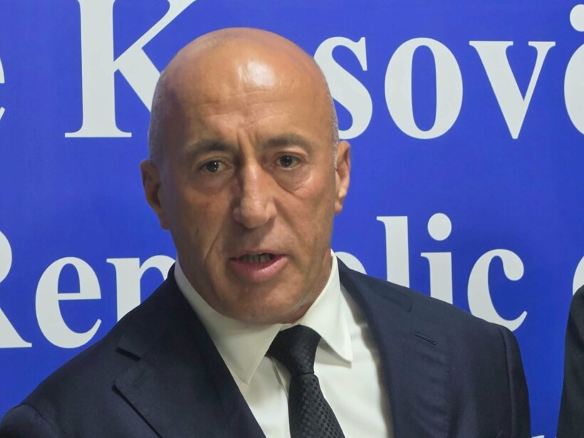 Haradinaj i drejtohet Kurtit: Po luan me nervat e njerëzve, kthehuni në Kuvend ta kryejmë ligjin