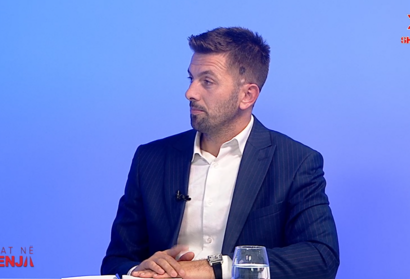 Afan Elezi: Unë nuk kam qenë në protestë për UÇK-në, por kjo s’do të thotë se VLEN nuk solidarizohet me ato