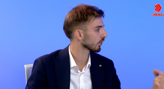 Pse të rinjtë e partive në RMV nuk unifikohen? Miftari: Është e vështirë kur bëhen thirrje për anulimin e pjesëmarrjes në protestën e UÇK-së