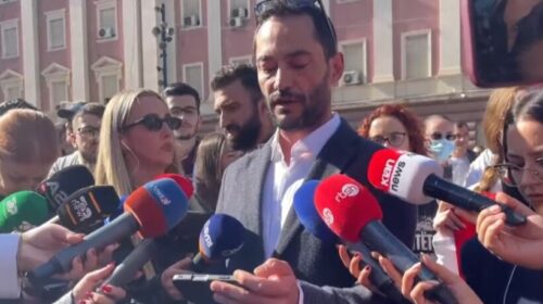 Mjekët i bashkohen protestës: Dënojmë dhunën e studentëve, protestuesit të shmangin veprimet e rrezikshme