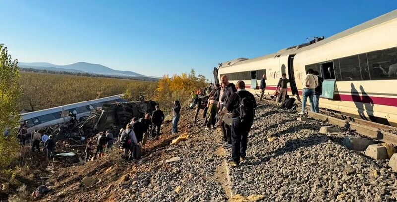 Tragjedia hekurudhore në Spanjë  të paktën 68 viktima  shpallen tri ditë zie kombëtare