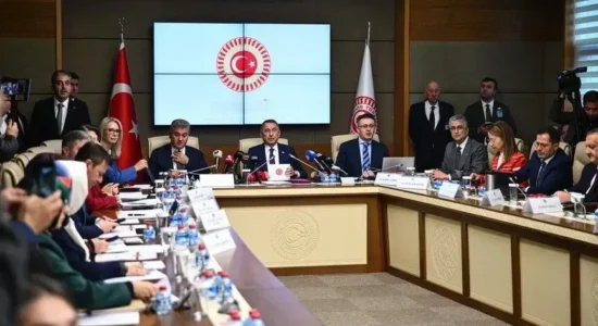 Komisioni i Parlamentit turk miraton Marrëveshjen e Mekës