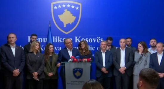 Hamza: PDK-ja nuk ndryshon qëndrim, ligji të votohet i pari – për president është mire me pas marrëveshje mes partive politike