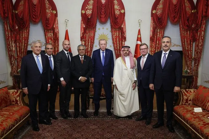 Presidenti turk pret ministrat e jashtëm pas takimit R4 E3
