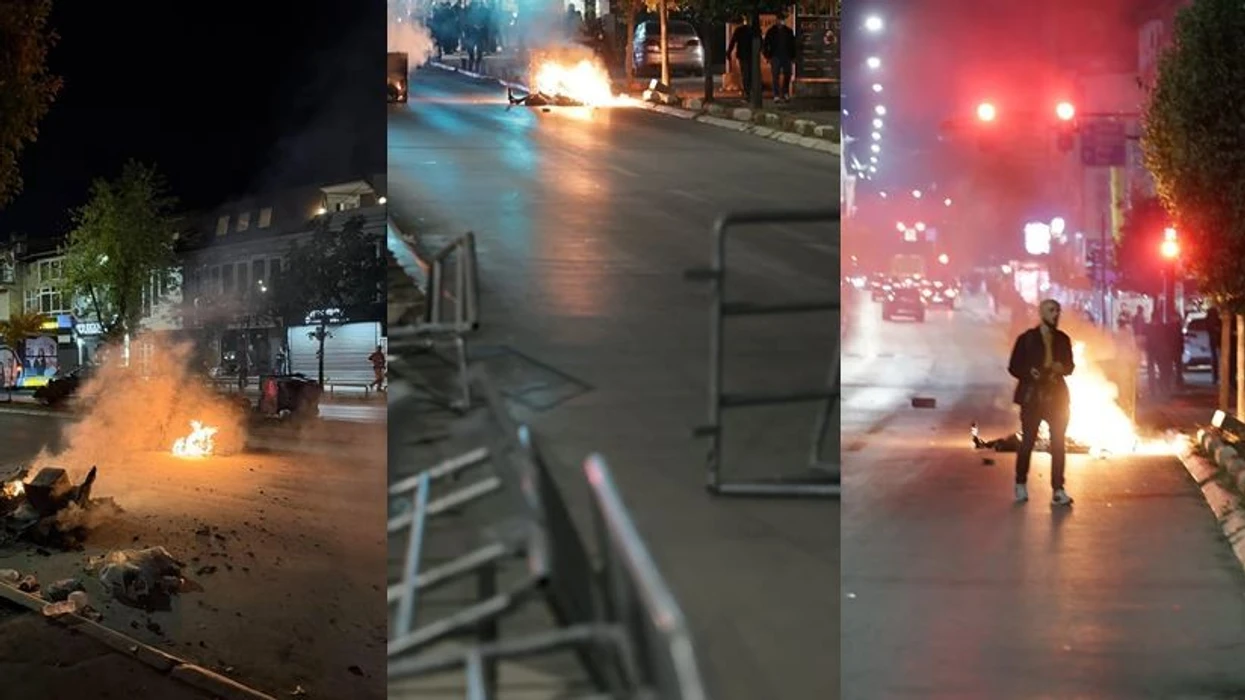 Zjarr në rrugët e Prishtinës, protestuesit u vënë flakën kontejnerëve