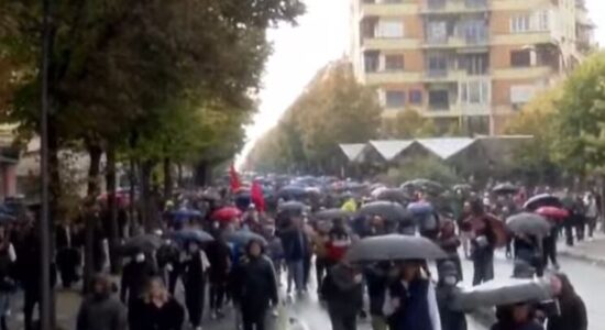 Protestuesit nisin marshimin drejt Kryeministrisë