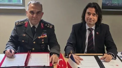 Turqia dhe Franca nënshkruajnë udhërrëfyes për bashkëpunim në mbrojtje