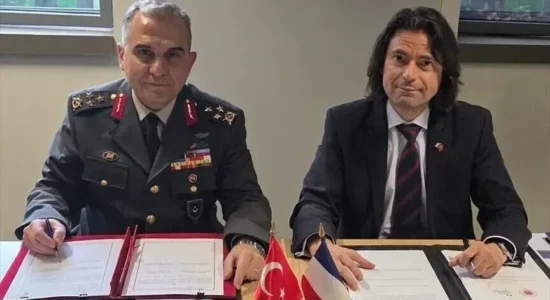 Turqia dhe Franca nënshkruajnë udhërrëfyes për bashkëpunim në mbrojtje