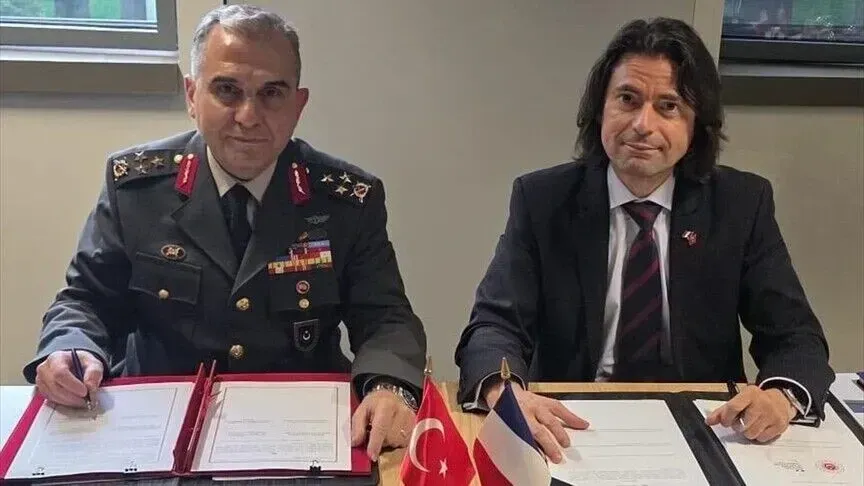 Turqia dhe Franca nënshkruajnë udhërrëfyes për bashkëpunim në mbrojtje