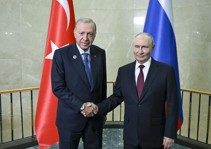 Erdogan dhe Putin diskutojnë mbi marrëdhëniet Turqi-Rusi dhe sigurinë në Detin e Zi