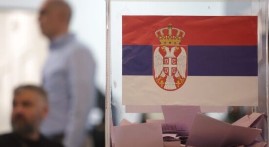 Zgjedhjet në Serbi, rritet pjesëmarrja në zgjedhje, 57.66% e votuesve kanë votuar deri në orën 16:00