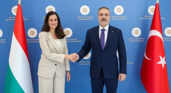 Fidan: Turqia përfundon përgatitjet për paraqitjen e marrëveshjes së mbrojtjes së Mekës në parlament
