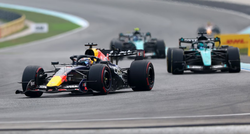 Formula 1, Verstappen fiton në Sepang