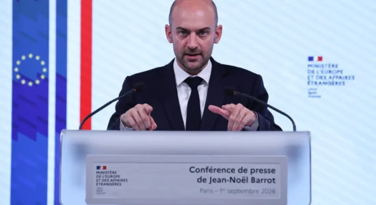 Kryediplomati francez akuzon lëvizjet e huaja për përhapjen e dezinformatave rreth protestave