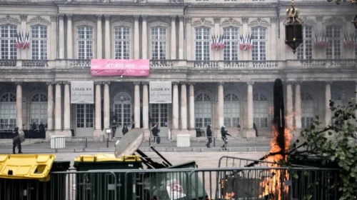 Protestat e nxënësve vazhdojnë në të gjithë Francën, mbyllen deri në 500 shkolla të mesme