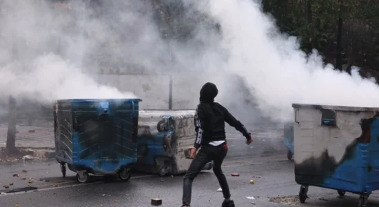 AFP: Protesta të reja kundër qeverisë në Tiranë! Përplasje mes demonstruesve dhe policisë