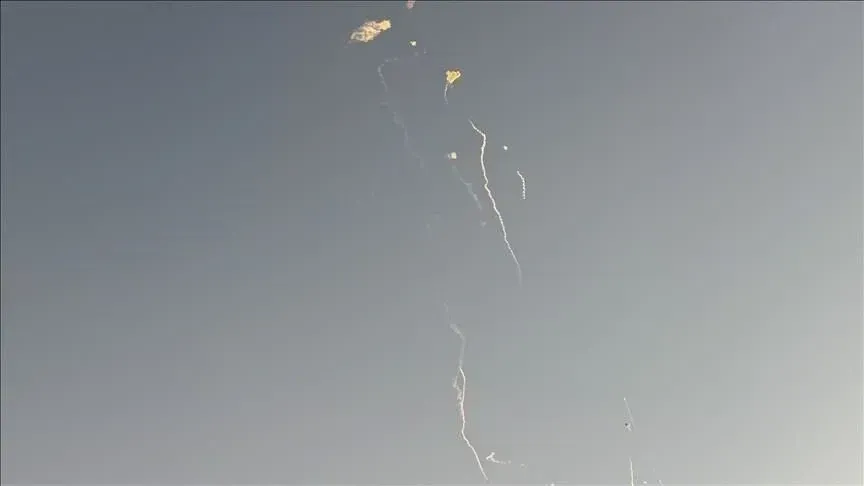 Koalicioni i udhëhequr nga Arabia Saudite thotë se ka interceptuar dy raketa balistike të grupit Huthi
