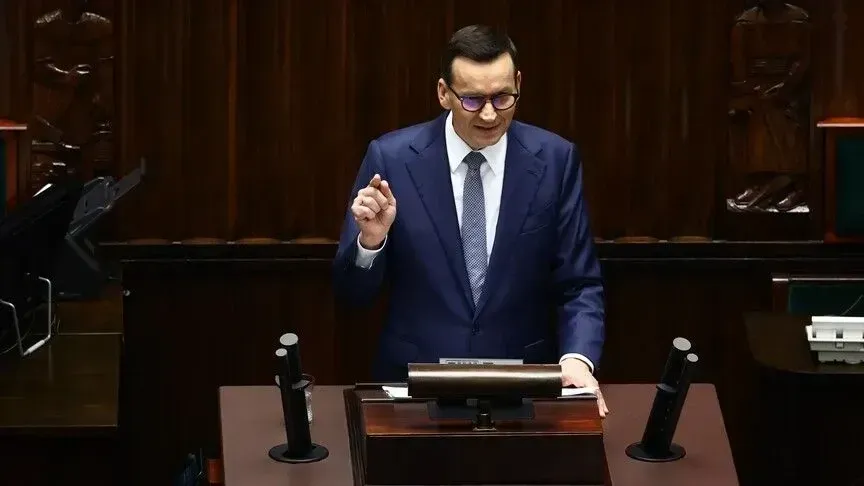 Poloni, opozita kërkon votëbesim për të rrëzuar qeverinë e Tuskut