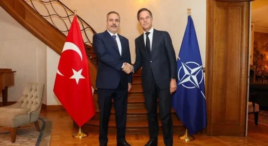 Ministri i Jashtëm turk takohet me shefin e NATO-s në Bruksel
