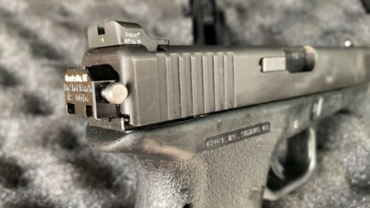 I vodhën pistoletën “Glock” në Çair, 74-vjeçari e denoncon rastin në polici