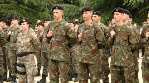 34 kadetë betohen në Akademinë Ushtarake, nisin rrugëtimin drejt profesionit të oficerit