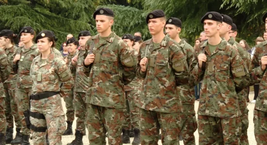 34 kadetë betohen në Akademinë Ushtarake, nisin rrugëtimin drejt profesionit të oficerit