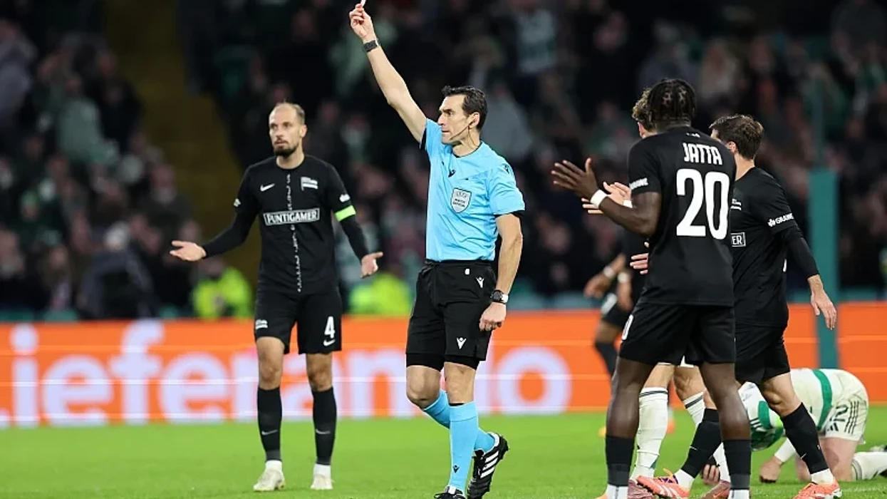 Caktohen gjyqtarët për El Clasicon mes Barcelonës dhe Real Madridit