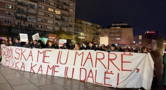 Kosovë, vazhdon protesta në kërkim të llogaridhënies për rastin e Arlinda Zekajt