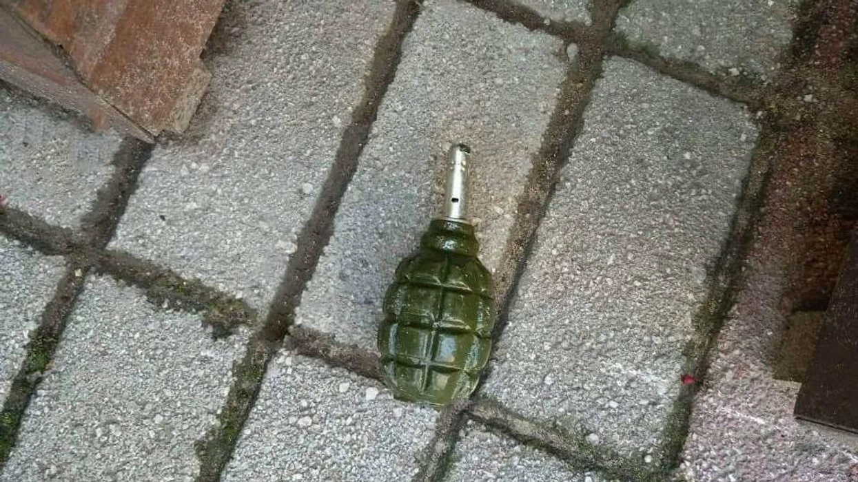 Ndalohet një person në Shkup, gjendet një bombë dore gjatë bastisjes në shtëpinë e tij