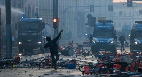 Edhe Italia përfshihet nga protestat, kaos dhe përleshje mes qytetarëve dhe policisë
