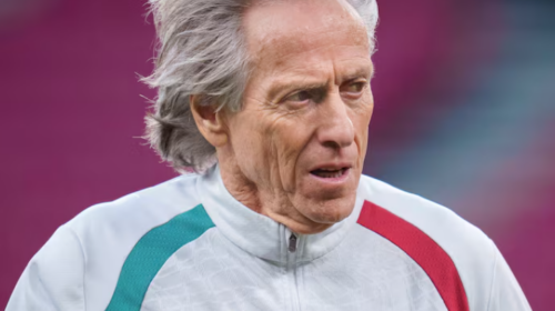 “Nuk vlen as sa një thua i Ronaldos”, tifozi përplaset me Jorge Jesusin në aeroport