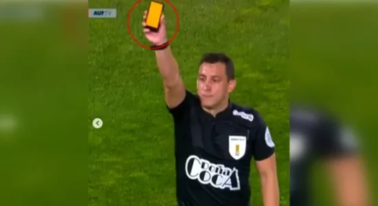 Kartoni elektronik bën debutimin në futbollin uruguajan