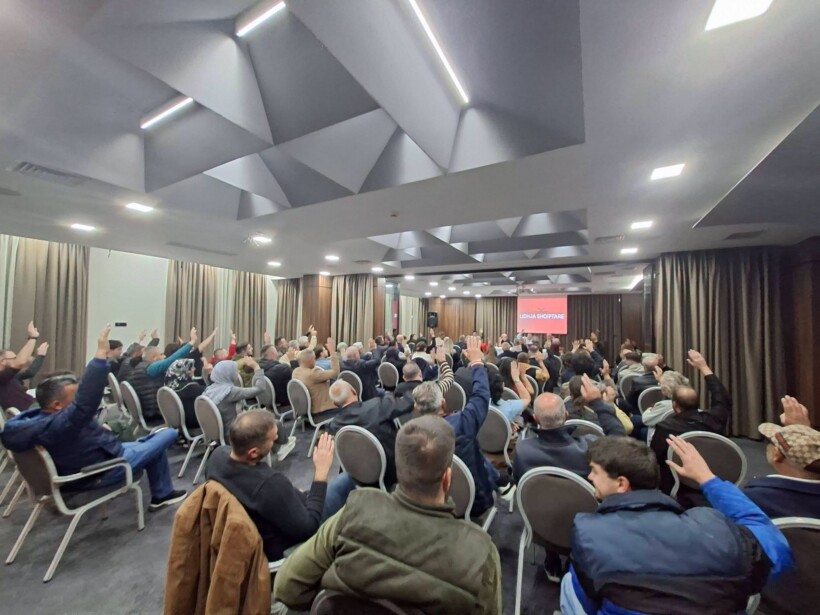 Lidhja Shqiptare mbajti Kuvendin e Degës së Tetovës  Arlind Murtezani zgjidhet Kryetar i degës