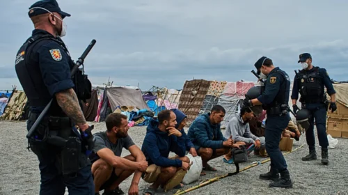 Qendrat e kthimit të migrantëve jashtë BE-së, a rrezikohen të drejtat e njeriut?